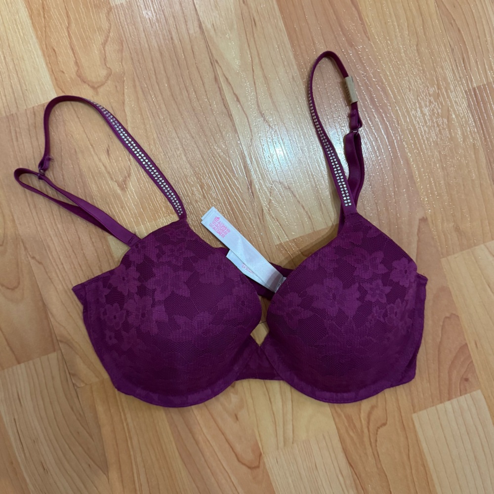 VS PINK T-Shirt bra NWT
